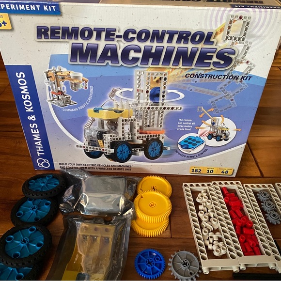 Thames & Kosmos remote control machines construction kit, like new - Picture 3 of 10